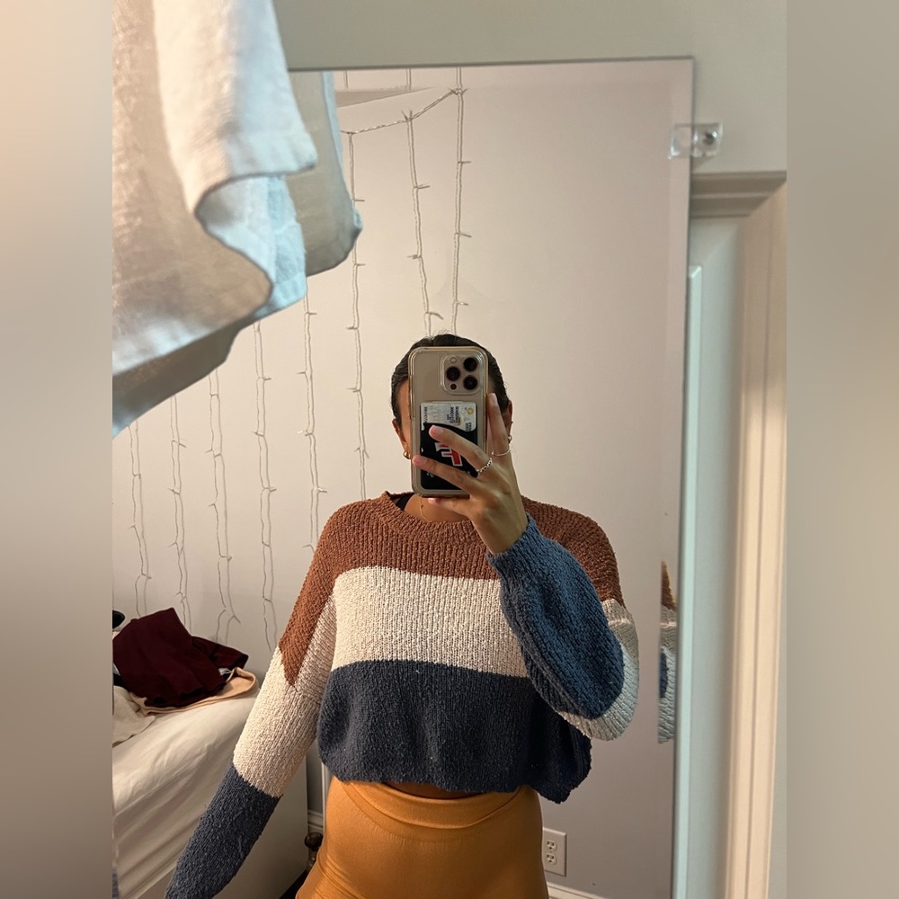 Cropped sweater